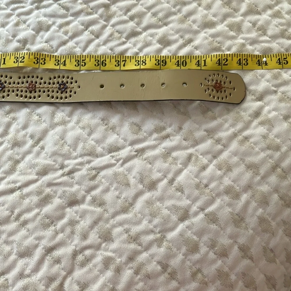 Vintage Daisy Flower Embossed Tan Leather Belt Ladies Large‎ 36/38